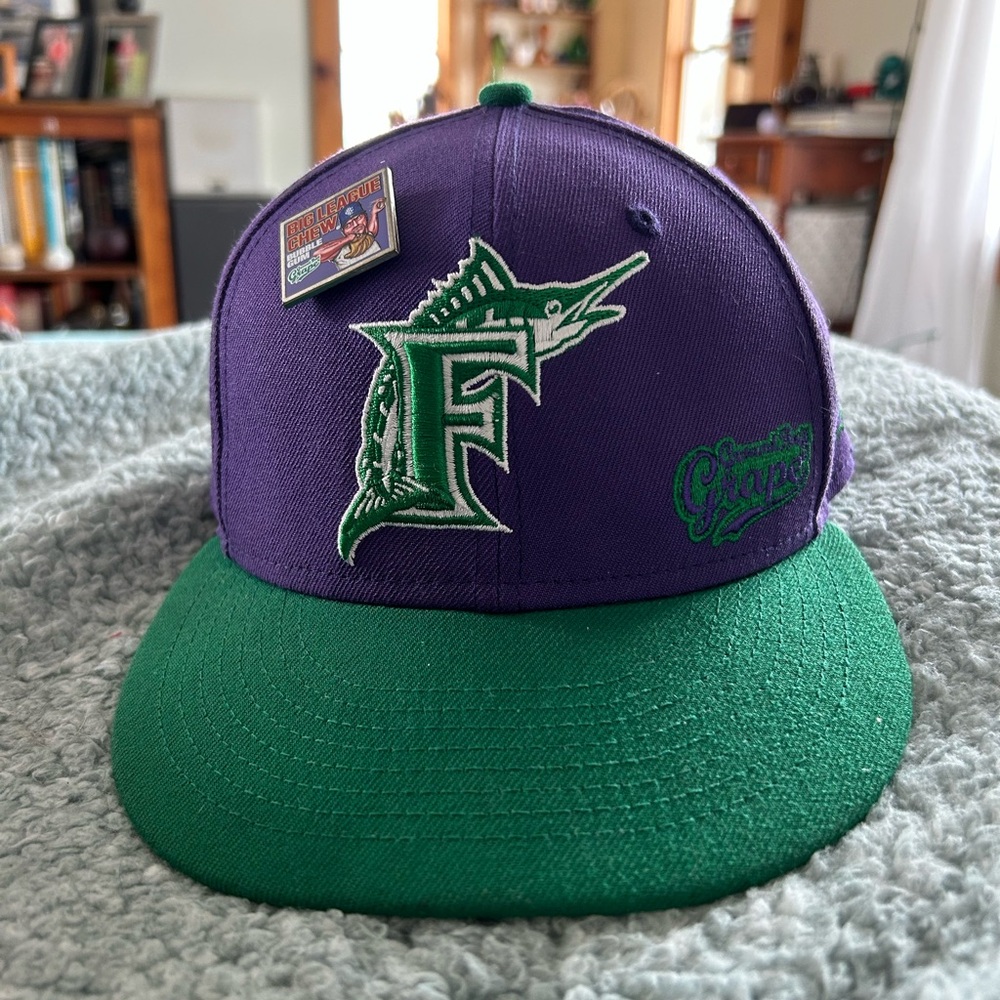 New Era Big League Chew Grape MLB Florida Marlins Men 7 1/4 Ball-cap.